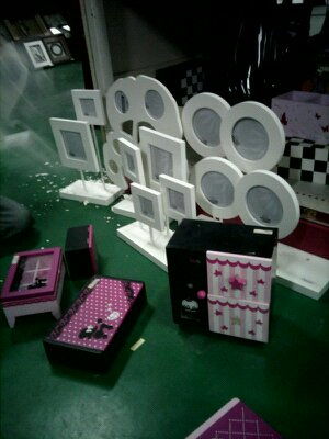 匠心獨運，低價珍藏 實木相框與工藝擺掛件清倉特惠